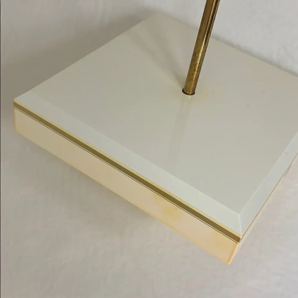 Warsteiner Beer Team Flag  Chain And Stand Holder Bar Accessories Gold White